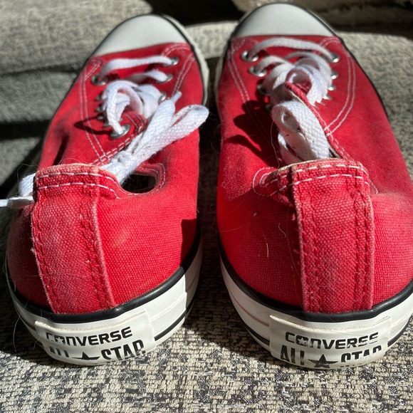 Red Converse All Stars- women’s size 9 - Picture 4 of 5